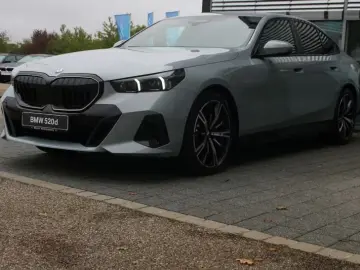 BMW 520 d Pachet Limousine M Sport Mega