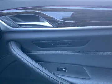 530 i xDrive M Sport Sdach HUD Laser ACC belüSit
