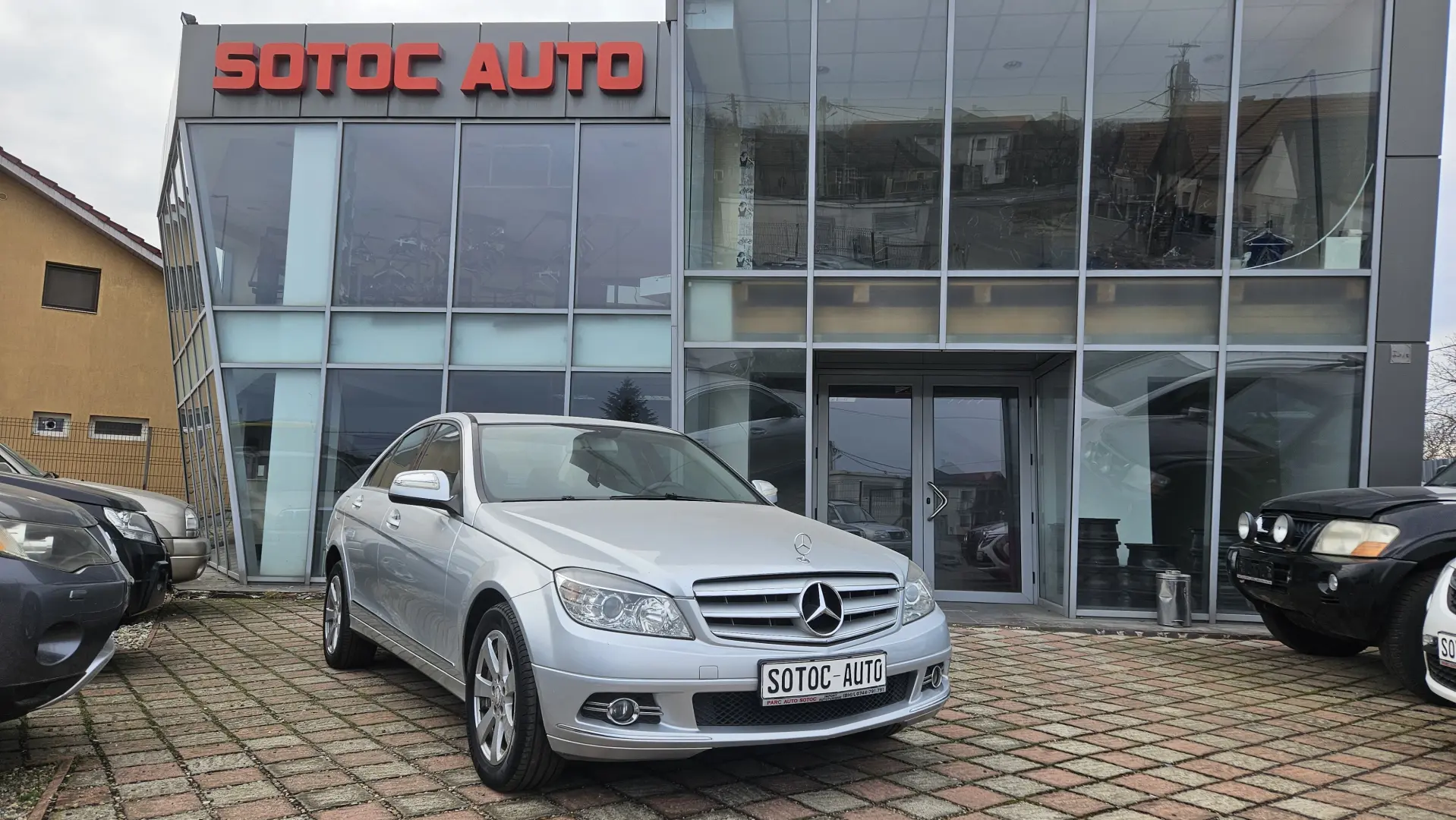 Mercedes-Benz C220