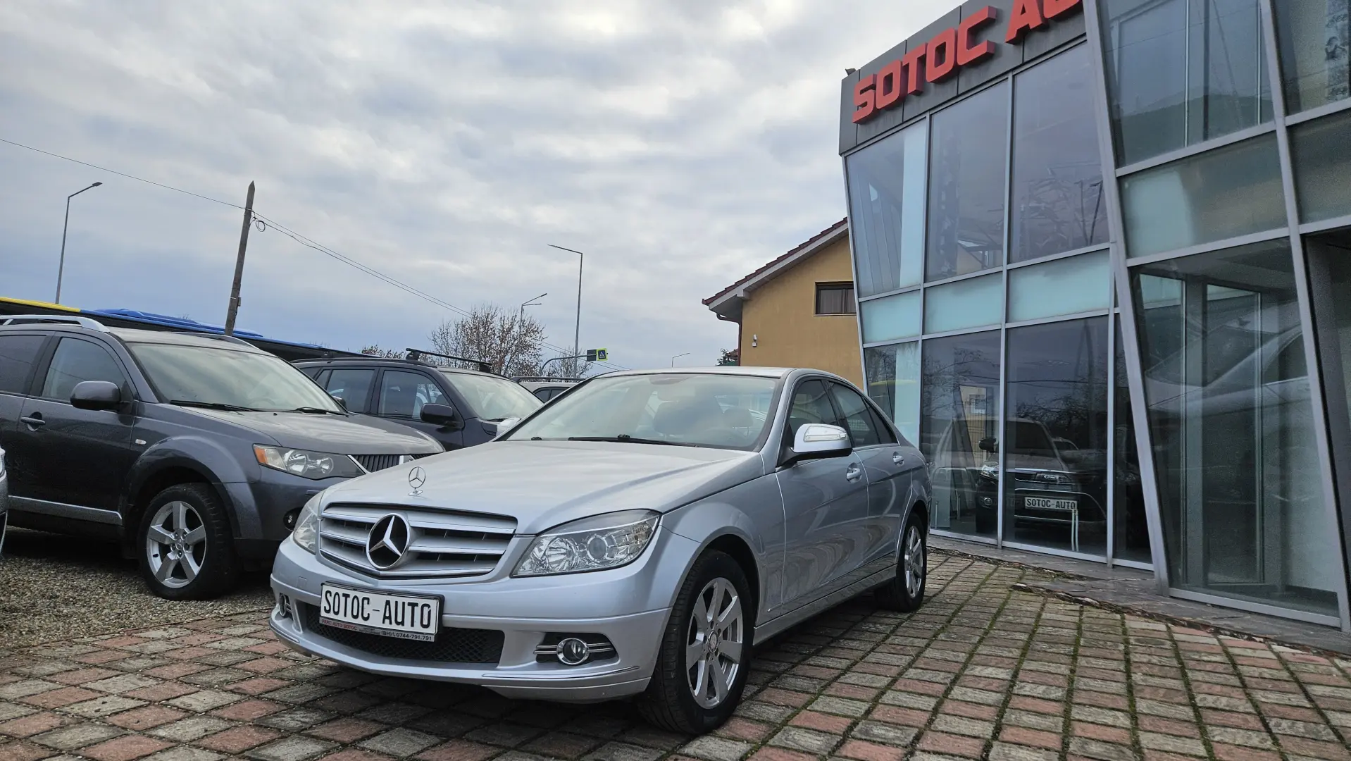 Mercedes-Benz C220