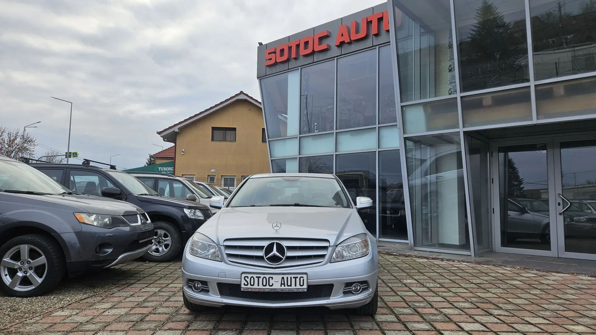 Mercedes-Benz C220