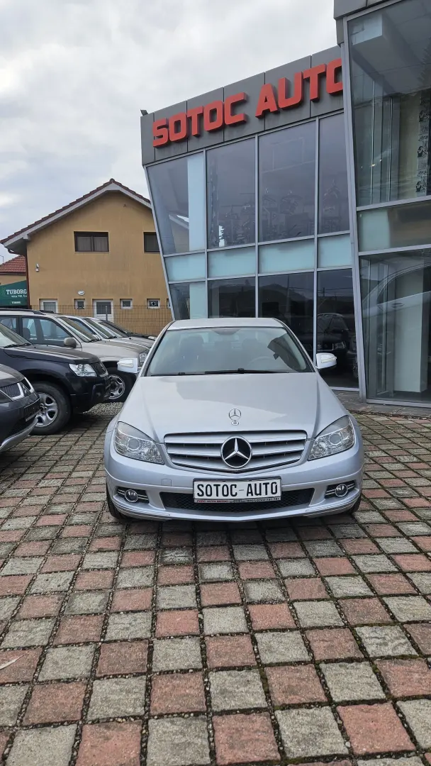 Mercedes-Benz C220