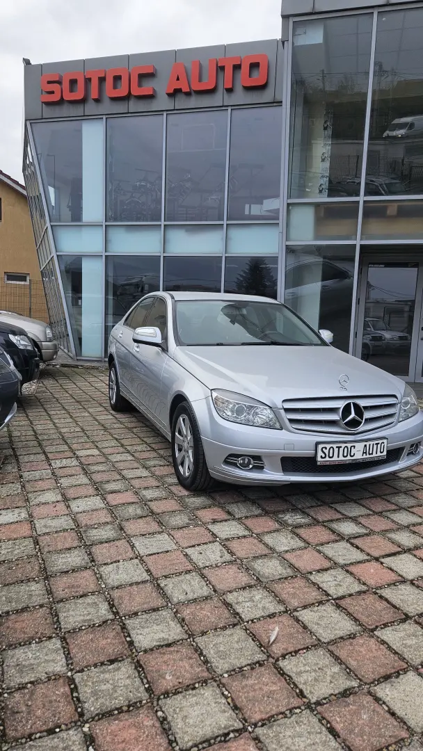 Mercedes-Benz C220