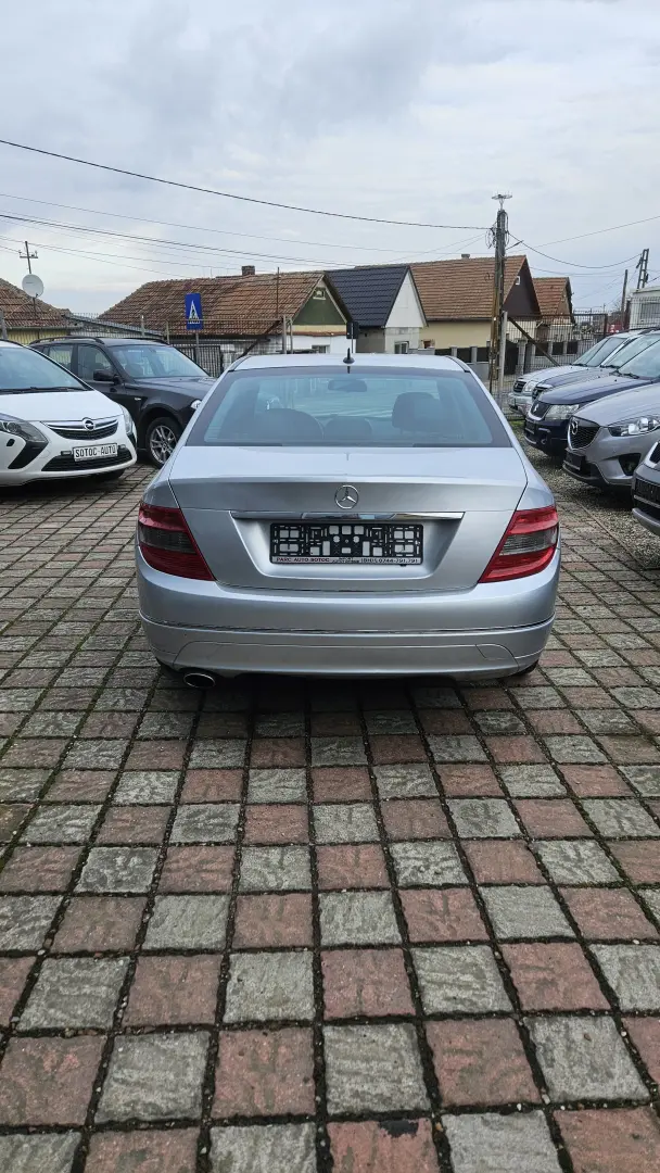 Mercedes-Benz C220