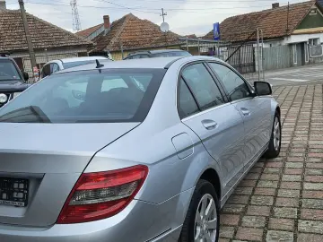Mercedes-Benz C220