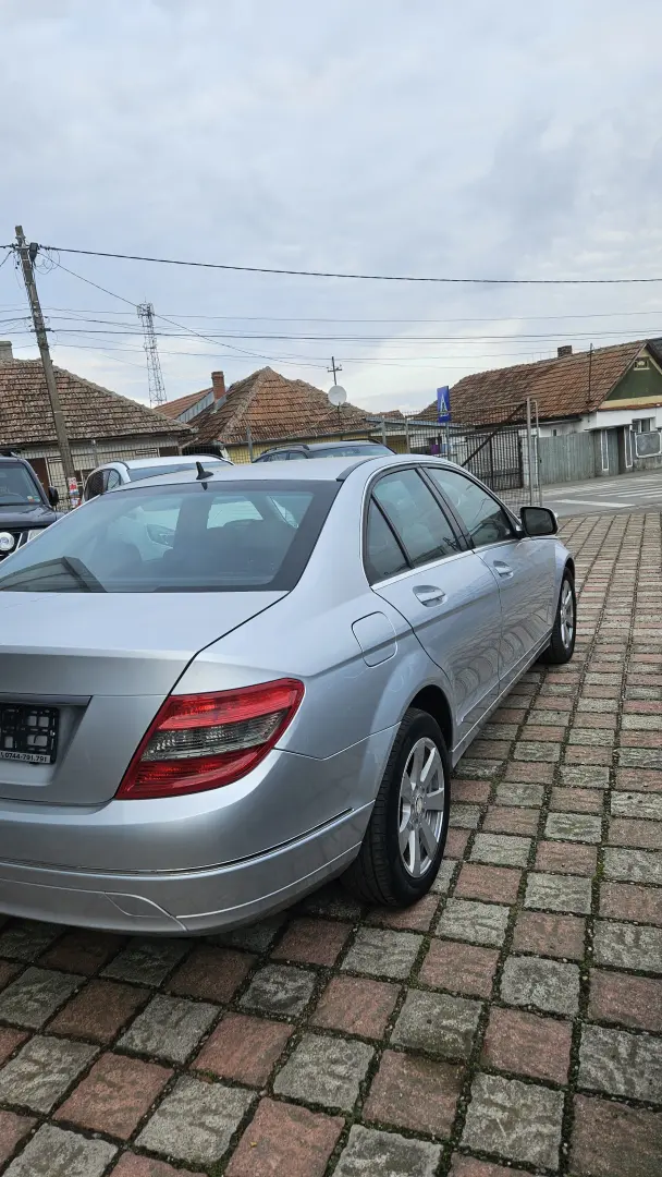 Mercedes-Benz C220