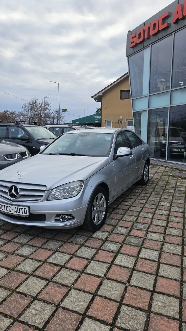 Mercedes-Benz C220