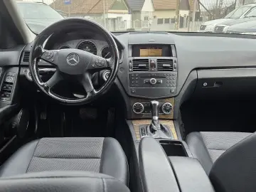 Mercedes-Benz C220
