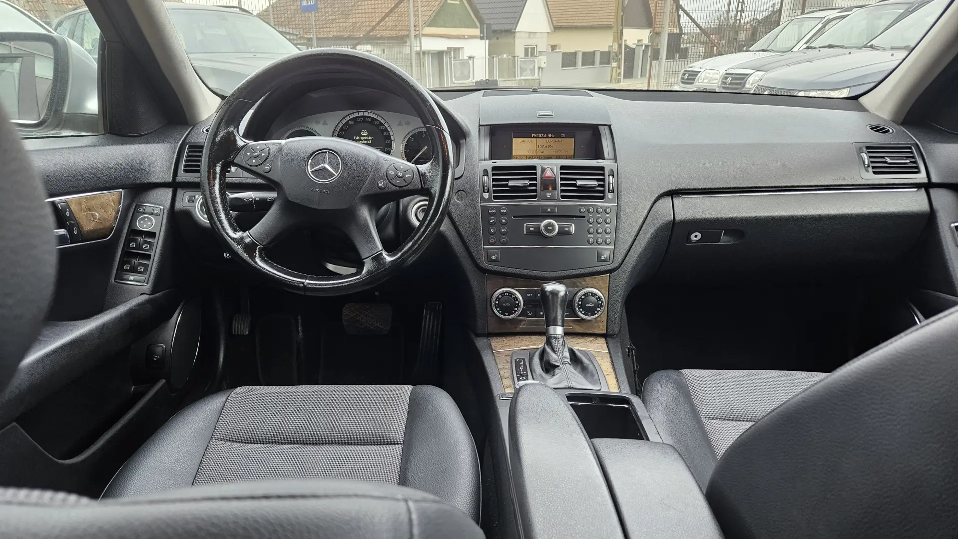 Mercedes-Benz C220