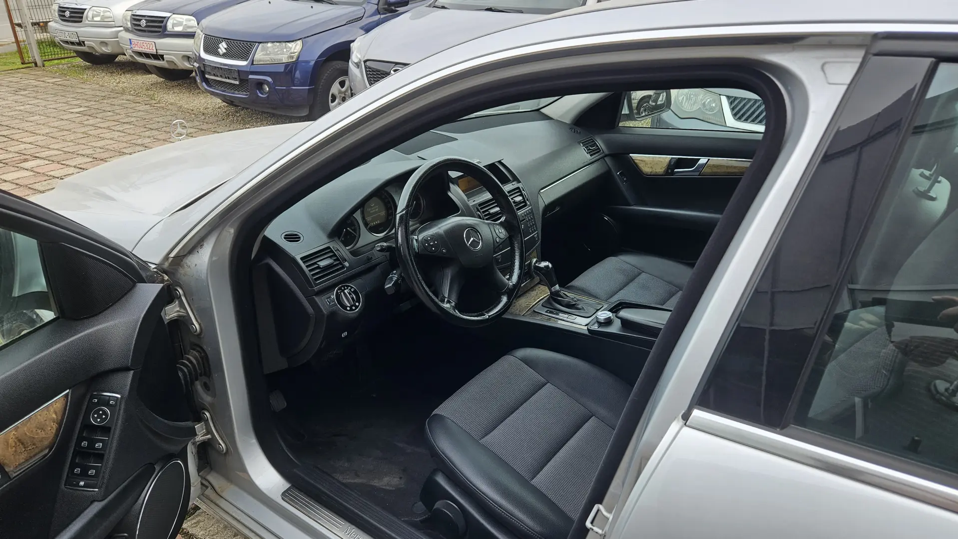 Mercedes-Benz C220