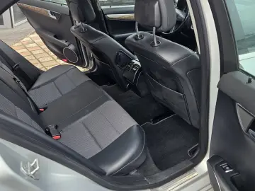 Mercedes-Benz C220