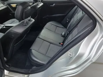 Mercedes-Benz C220