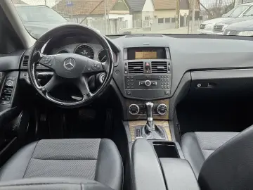 Mercedes-Benz C220