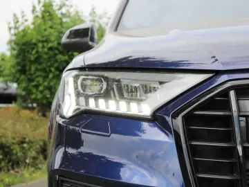 Q7 50TDI S LINE BLACK PANO HUD STHZ AHK MATRIX
