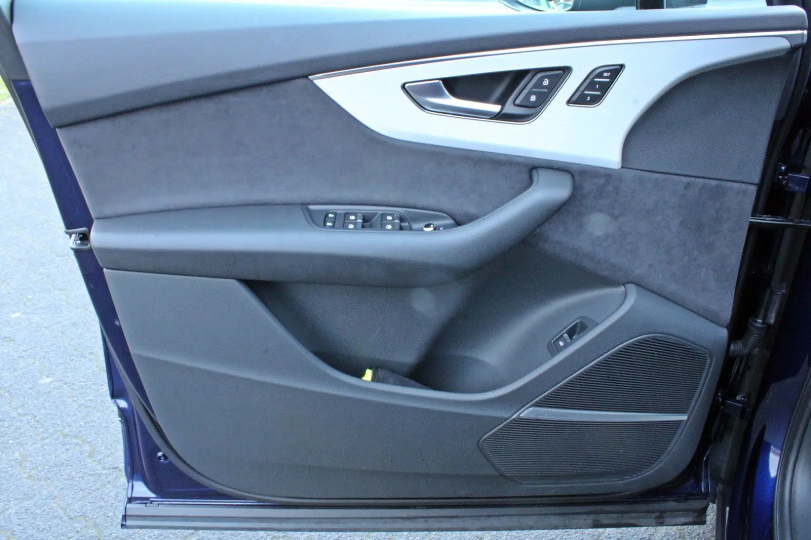 Q7 50TDI S LINE BLACK PANO HUD STHZ AHK MATRIX