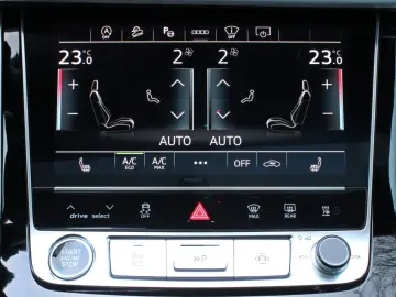Q7 50TDI S LINE BLACK PANO HUD STHZ AHK MATRIX