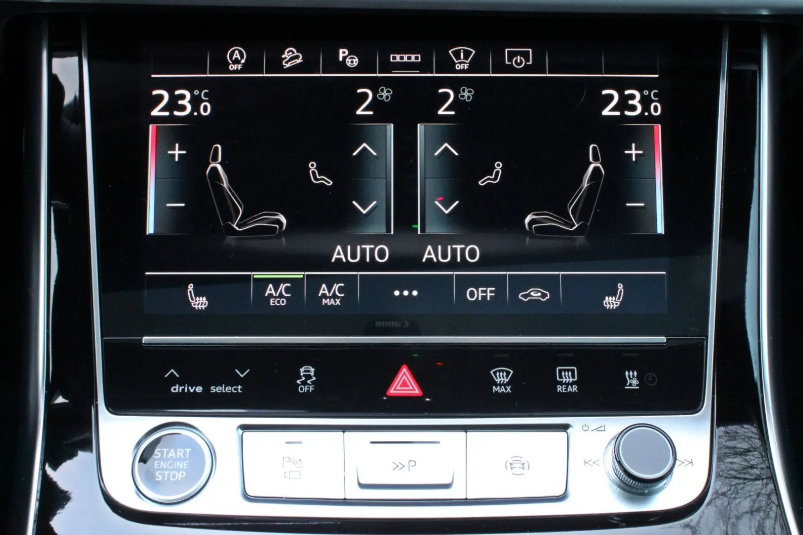Q7 50TDI S LINE BLACK PANO HUD STHZ AHK MATRIX