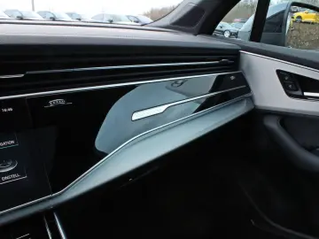 Q7 50TDI S LINE BLACK PANO HUD STHZ AHK MATRIX
