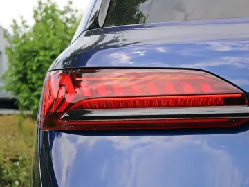 Q7 50TDI S LINE BLACK PANO HUD STHZ AHK MATRIX