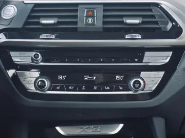 X3 xDrive20d xLine Head-Up HK HiFi DAB LED