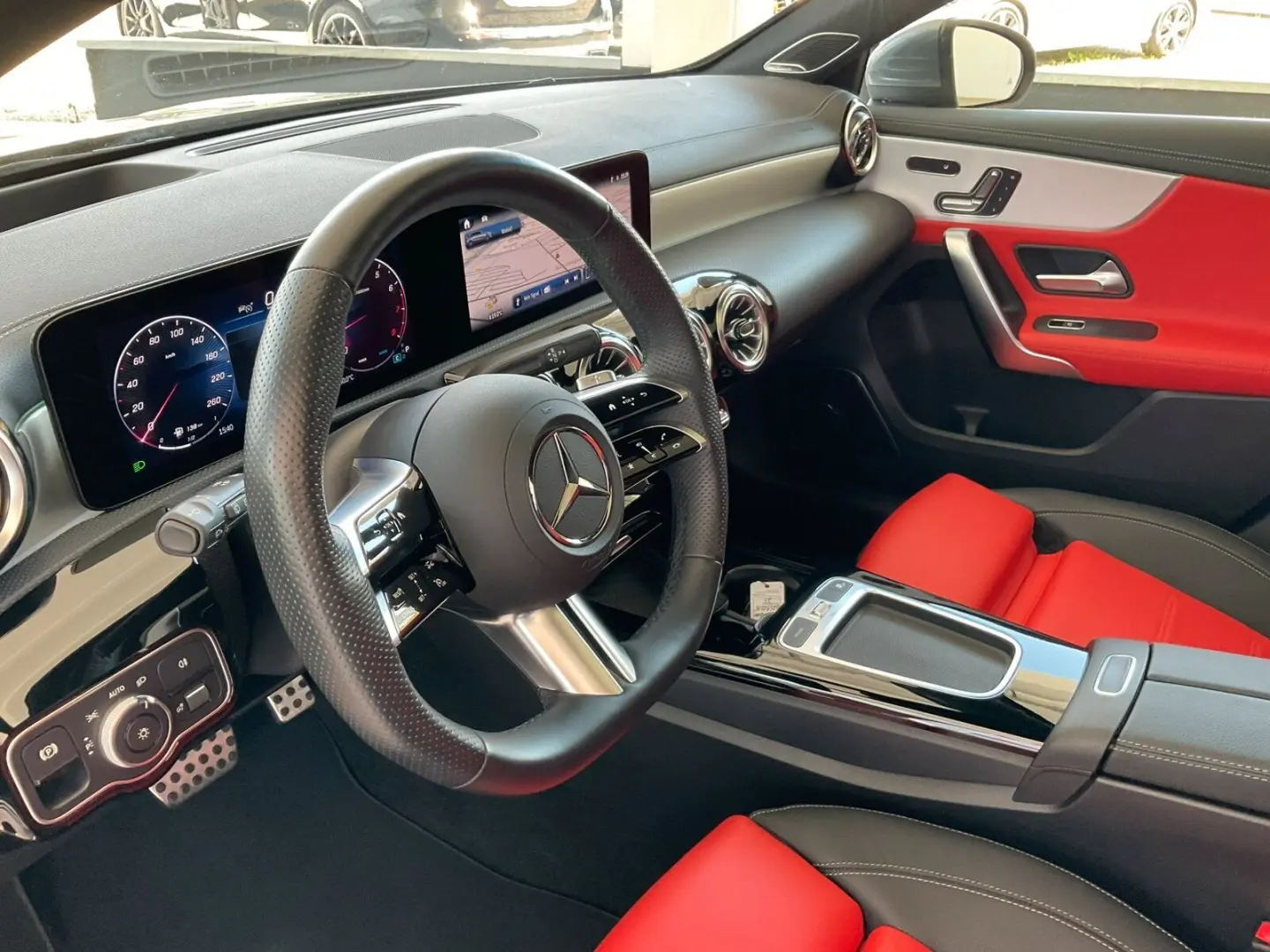 A 250 4M AMG Line/Standhzg./Pano-Dach/Distronic