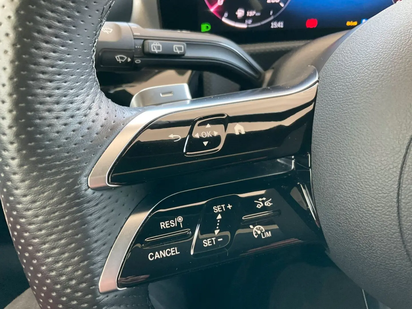 A 250 4M AMG Line/Standhzg./Pano-Dach/Distronic