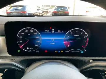 A 250 4M AMG Line/Standhzg./Pano-Dach/Distronic