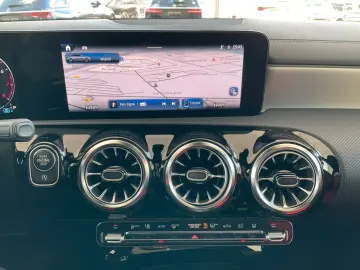 A 250 4M AMG Line/Standhzg./Pano-Dach/Distronic
