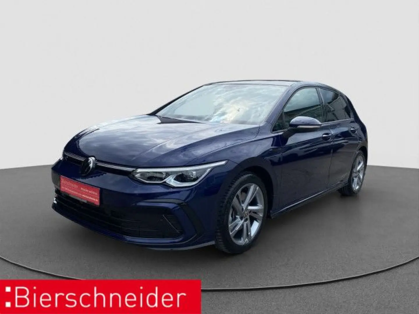 Golf 8 2.0 TSI DSG 4Mo. R-Line MATRIX PANO STAND