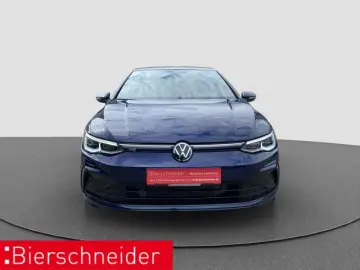 Golf 8 2.0 TSI DSG 4Mo. R-Line MATRIX PANO STAND