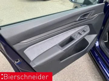 Golf 8 2.0 TSI DSG 4Mo. R-Line MATRIX PANO STAND