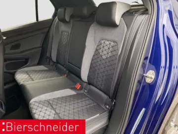 Golf 8 2.0 TSI DSG 4Mo. R-Line MATRIX PANO STAND