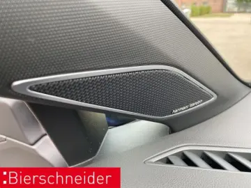 Golf 8 2.0 TSI DSG 4Mo. R-Line MATRIX PANO STAND