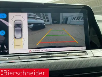 Golf 8 2.0 TSI DSG 4Mo. R-Line MATRIX PANO STAND