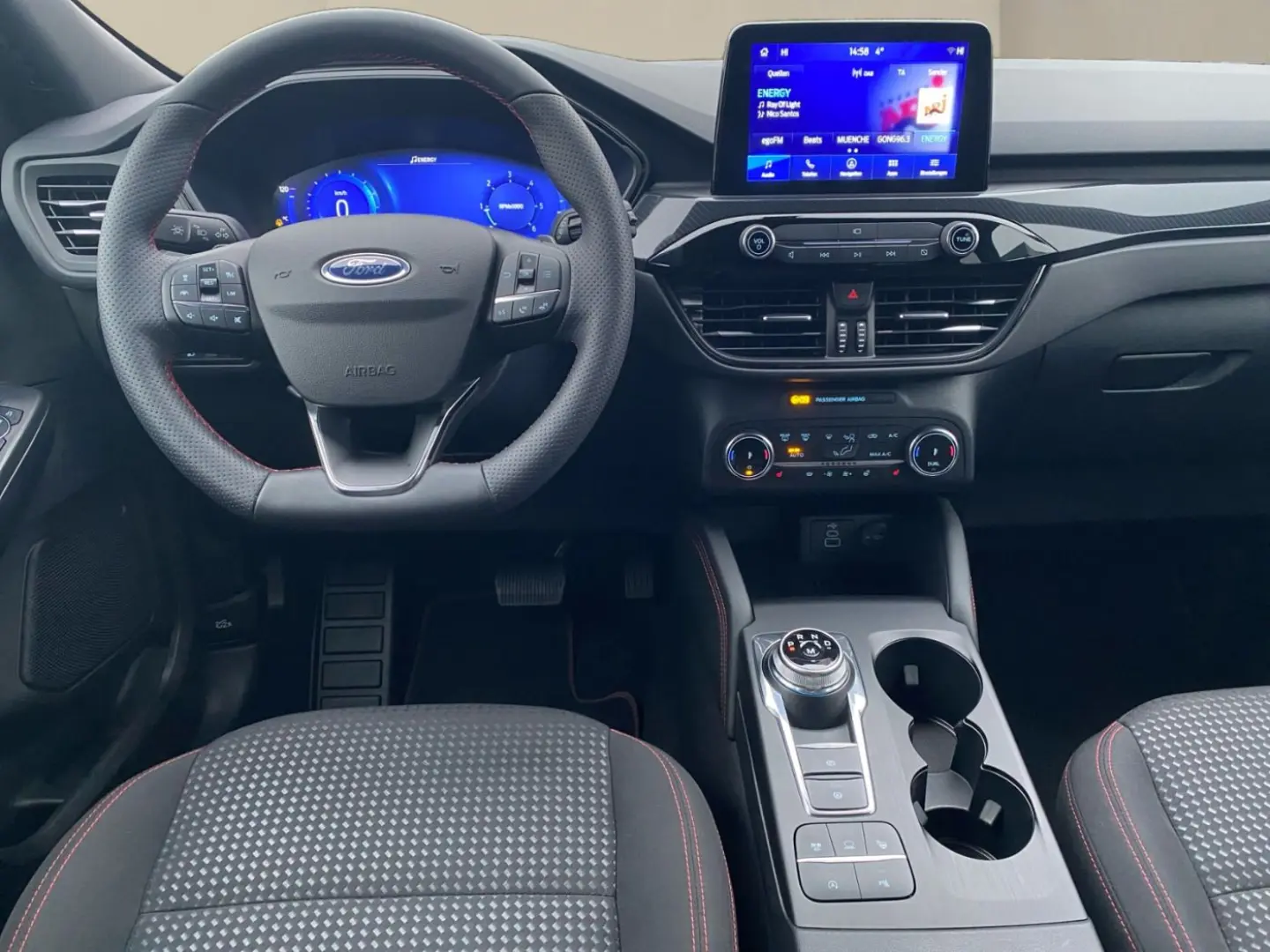 Kuga ST-Line 2.0 EcoBlue ACC HUD 4xSHZ AHK LED