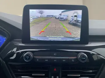 Kuga ST-Line 2.0 EcoBlue ACC HUD 4xSHZ AHK LED