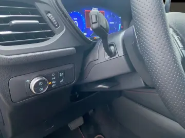 Kuga ST-Line 2.0 EcoBlue ACC HUD 4xSHZ AHK LED