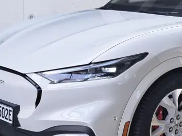 Mustang Mach-E AWD White Edition+Techn.-Paket 2
