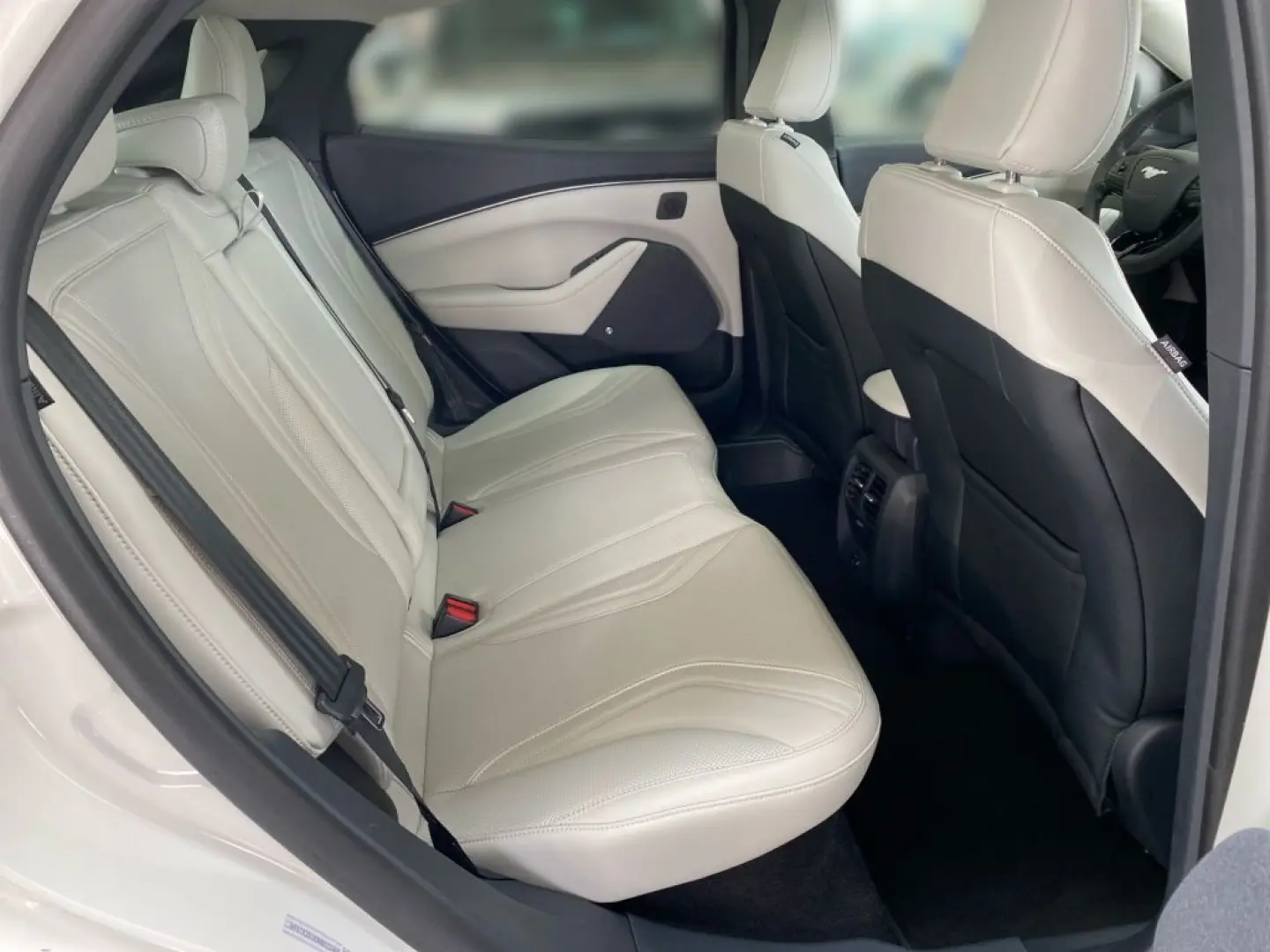 Mustang Mach-E AWD White Edition+Techn.-Paket 2