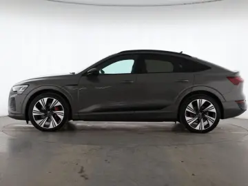 Q8 e-tron Sportback 50 quattro S line