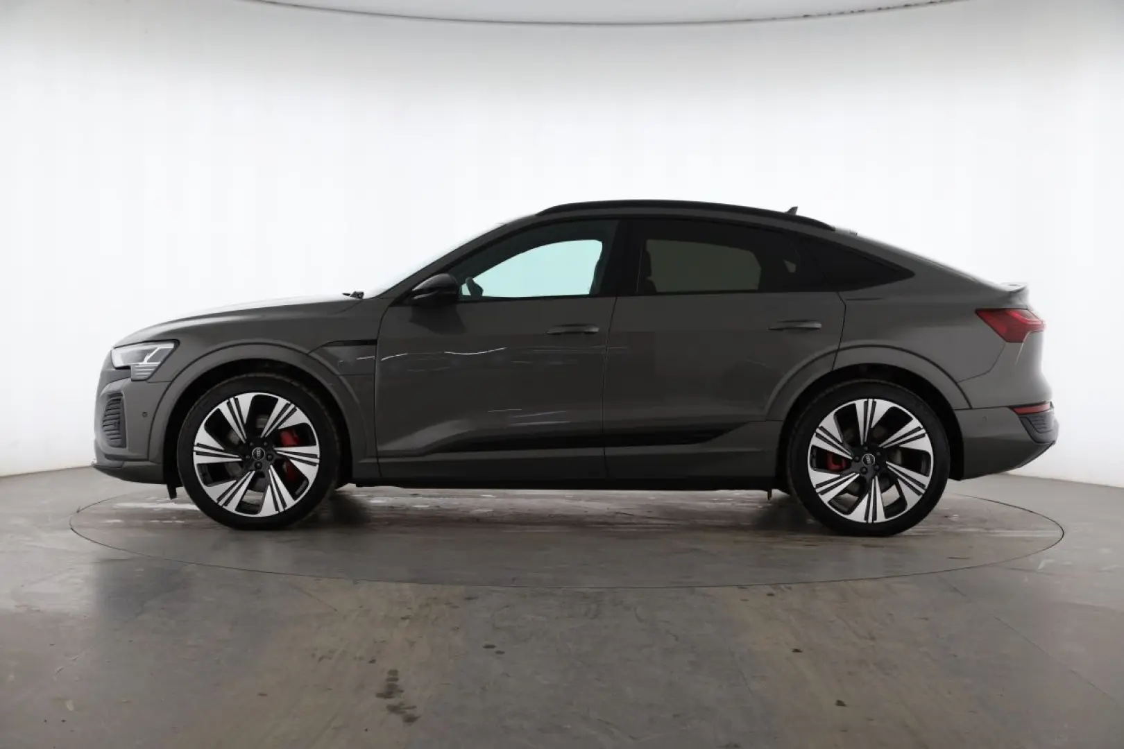 Q8 e-tron Sportback 50 quattro S line