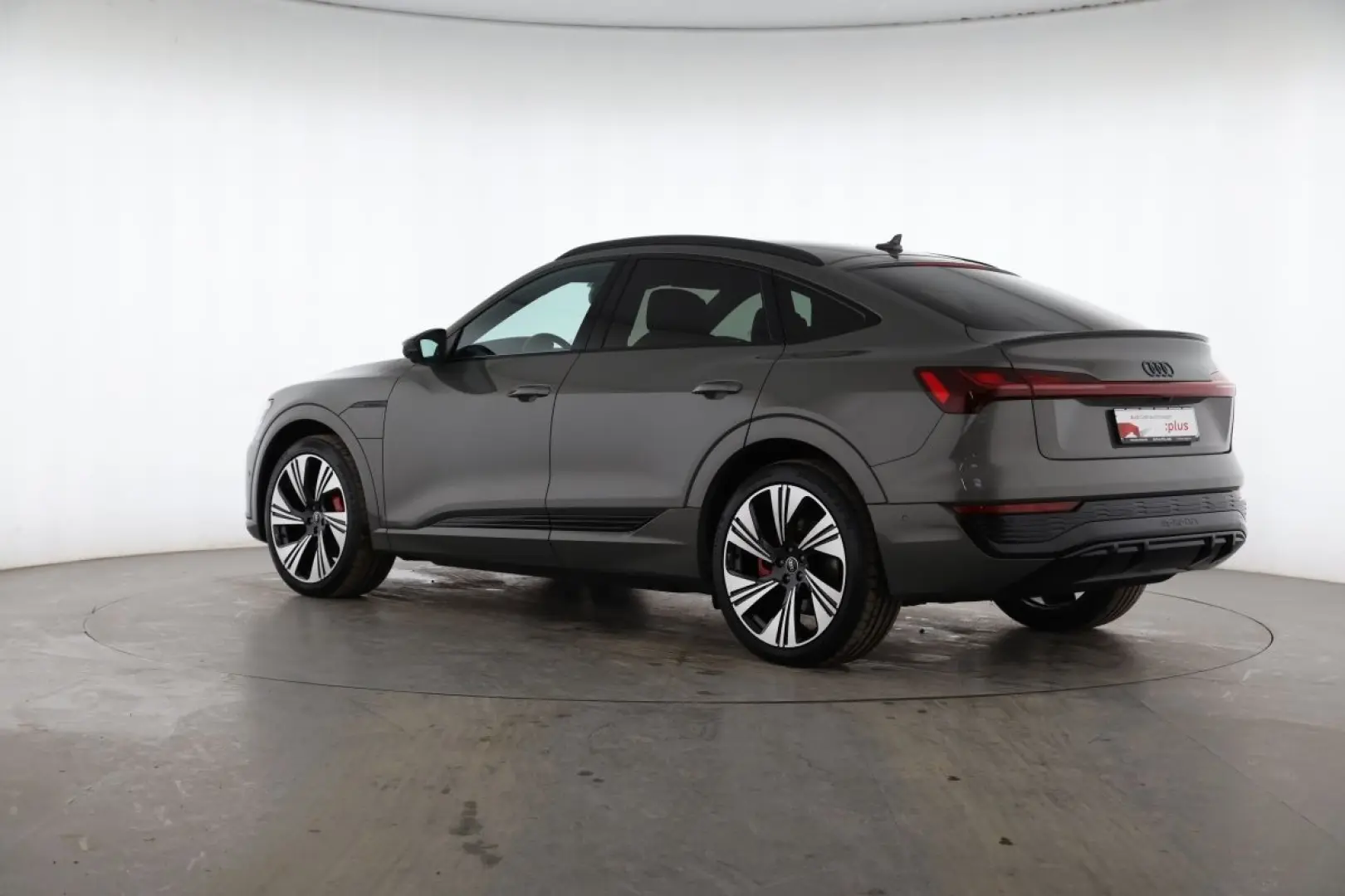 Q8 e-tron Sportback 50 quattro S line