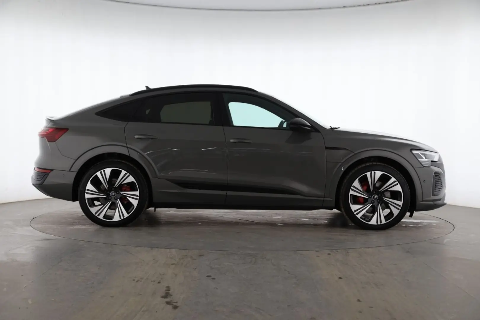 Q8 e-tron Sportback 50 quattro S line