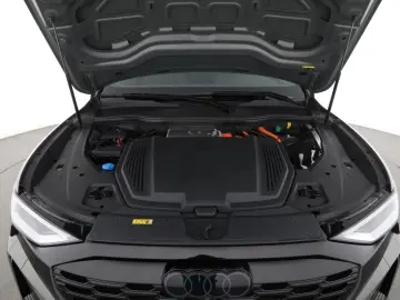 Q8 e-tron Sportback 50 quattro S line
