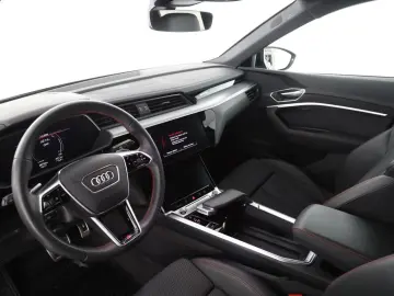 Q8 e-tron Sportback 50 quattro S line