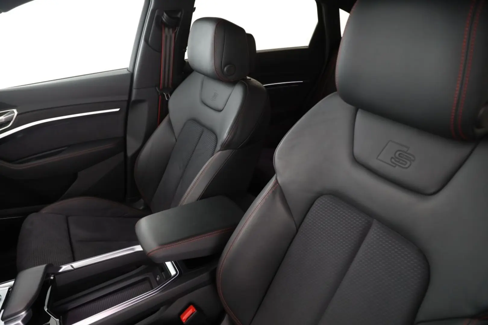 Q8 e-tron Sportback 50 quattro S line