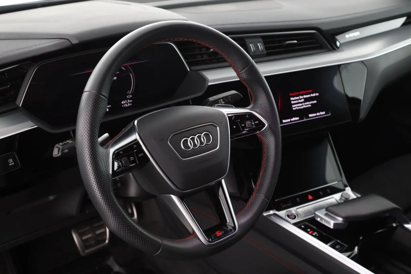 Q8 e-tron Sportback 50 quattro S line