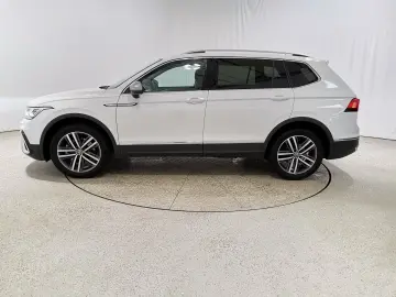 Tiguan Allspace 2.0 TDI Elegance 4Motion AHK|Mat