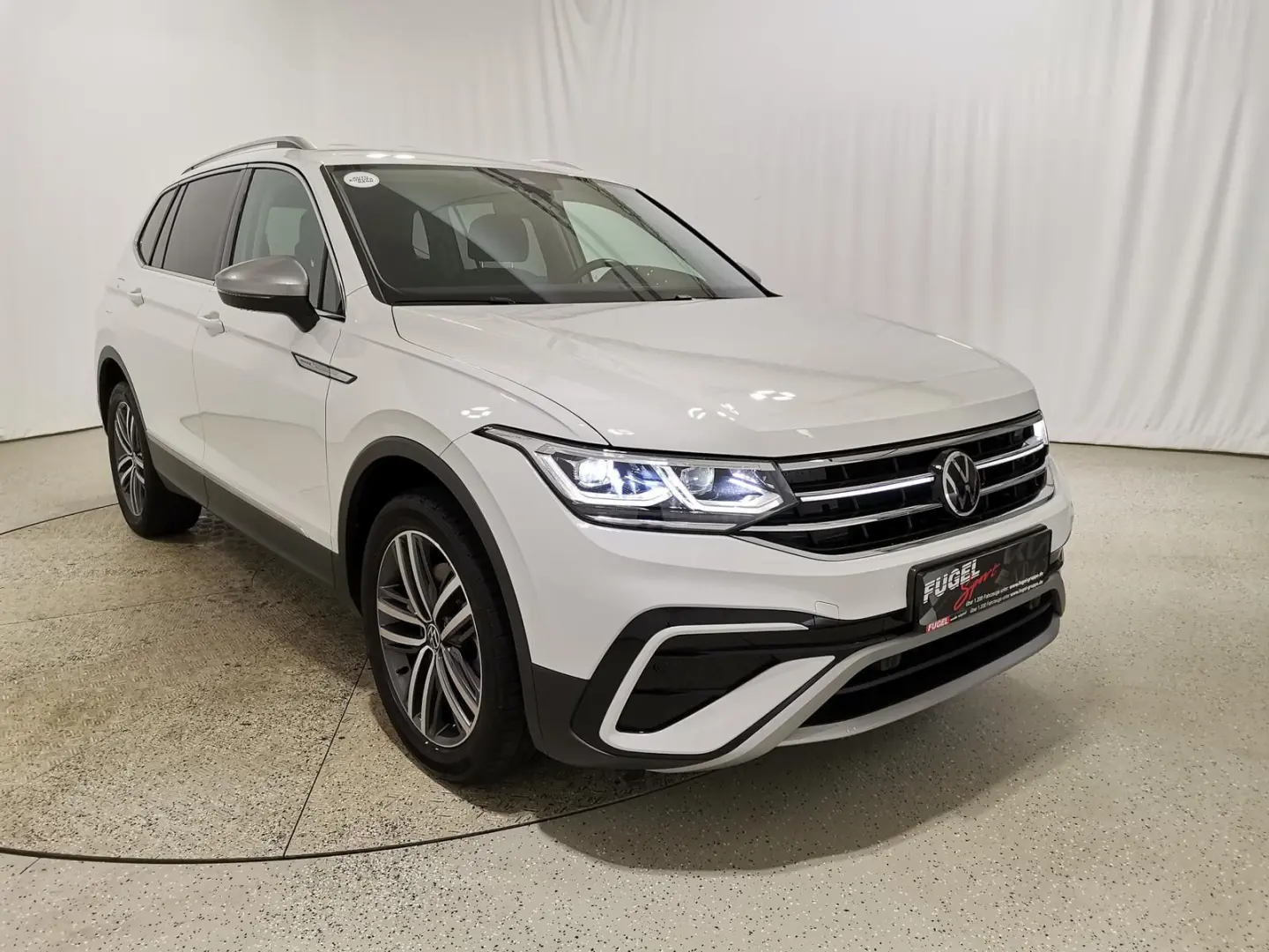 Tiguan Allspace 2.0 TDI Elegance 4Motion AHK|Mat