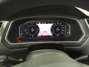 Tiguan Allspace 2.0 TDI Elegance 4Motion AHK|Mat